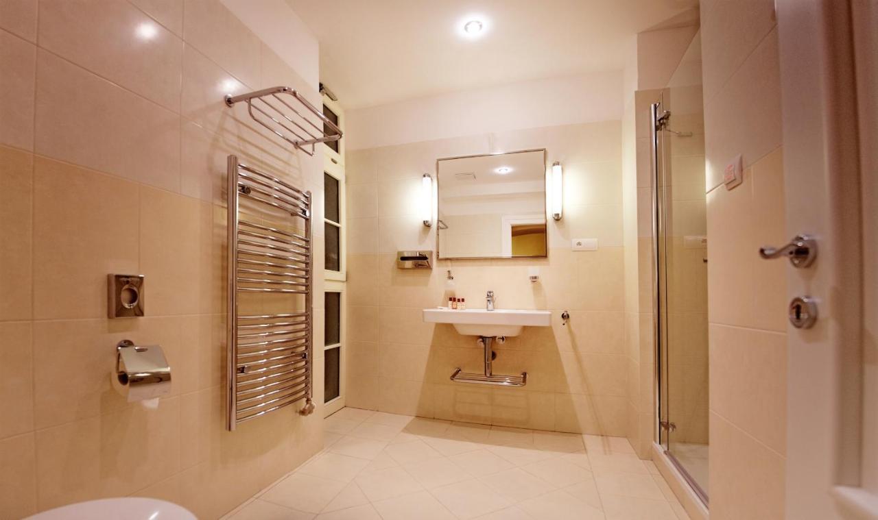 Hotel Ambassador Kösice Dış mekan fotoğraf