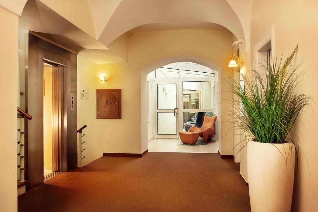 Hotel Ambassador Kösice Dış mekan fotoğraf