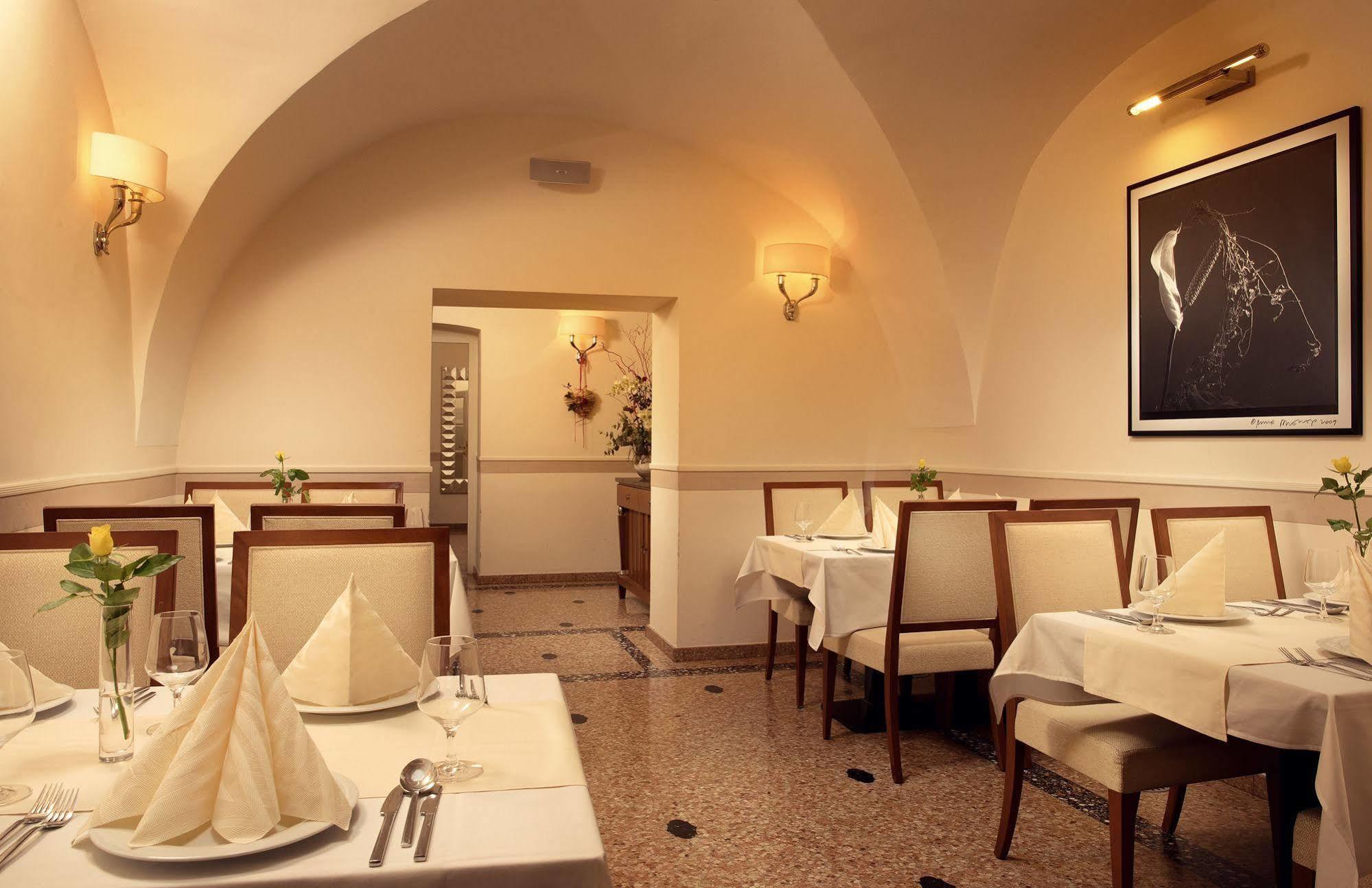 Hotel Ambassador Kösice Dış mekan fotoğraf