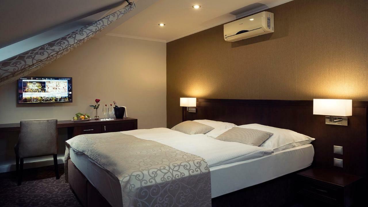 Hotel Ambassador Kösice Dış mekan fotoğraf